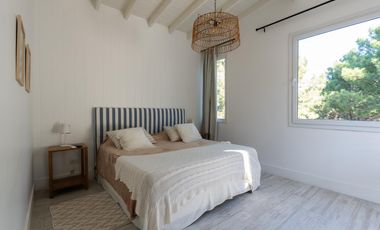 VENTA CASA COSTA ESMERALDA, BARRIO MARÍTIMO III, LOTE AL 100, 5 AMBIENTES