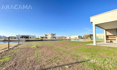 VENTA CASA EN LA ALAMEDA - CANNING