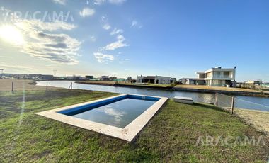 VENTA CASA EN LA ALAMEDA - CANNING