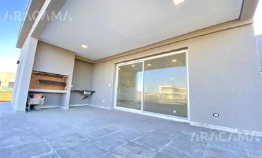 VENTA CASA EN LA ALAMEDA - CANNING