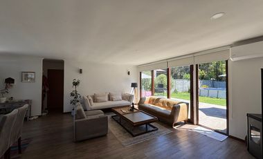 Se vende amplia casa con terreno de 846 M2 en condominio Country Huelen