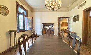 CASA VENTA VICENTE LOPEZ 4 AMB JARDIN PILETA   2 LOCALES COMERCIALES