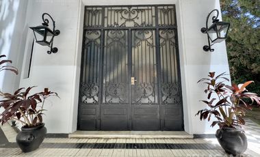 CASA VENTA VICENTE LOPEZ 4 AMB JARDIN PILETA   2 LOCALES COMERCIALES