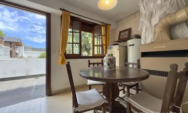 CASA VENTA VICENTE LOPEZ 4 AMB JARDIN PILETA   2 LOCALES COMERCIALES