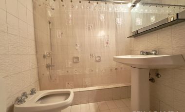 CASA VENTA VICENTE LOPEZ 4 AMB JARDIN PILETA   2 LOCALES COMERCIALES