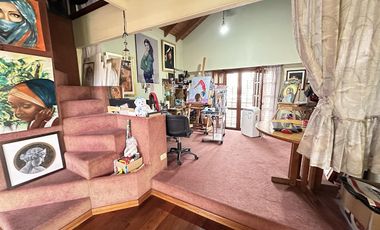 Chalet sobre 2 lotes con verde y piscina, Quilmes Oeste