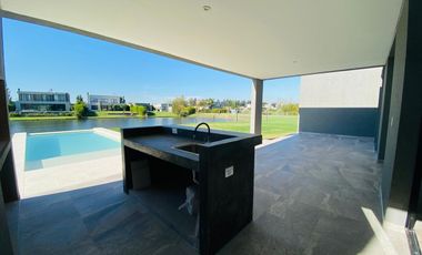 Casa en Venta San Matias Barrio Area 1