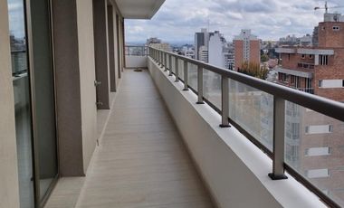Venta departamento tres dormitorios piso completo