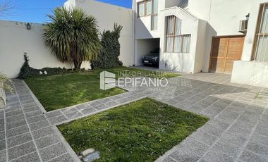 Venta  - Propiedad en el Centro de 3 dormitorios - Apto Crédito - C047