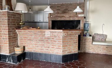 Venta  - Propiedad en el Centro de 3 dormitorios - Apto Crédito - C047