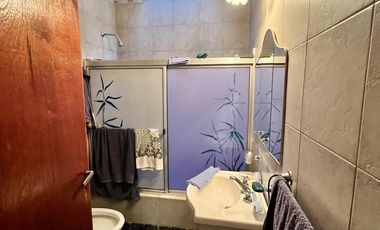 Chalet con garage, 2 dorm, baño, patio y terraza - Vta Dta - APTO CRÉDITO!!!