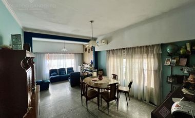 Chalet con garage, 2 dorm, baño, patio y terraza - Vta Dta - APTO CRÉDITO!!!