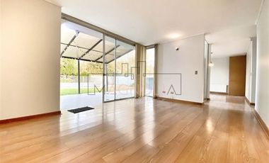 Casa en Arriendo en AVENIDA SERGIO CORREA