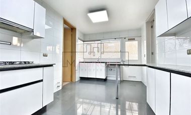 Casa en Arriendo en AVENIDA SERGIO CORREA