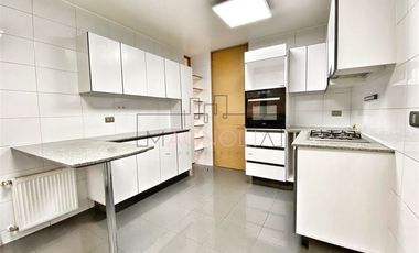 Casa en Arriendo en AVENIDA SERGIO CORREA