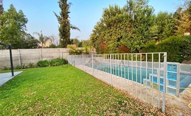 Casa en Arriendo en AVENIDA SERGIO CORREA