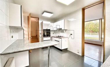 Casa en Arriendo en AVENIDA SERGIO CORREA