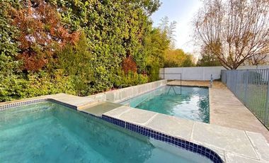 Casa en Arriendo en AVENIDA SERGIO CORREA