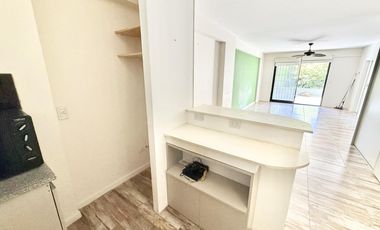 Monoambiente con terraza y cochera en alquiler en Saavedra