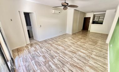 Monoambiente con terraza y cochera en alquiler en Saavedra