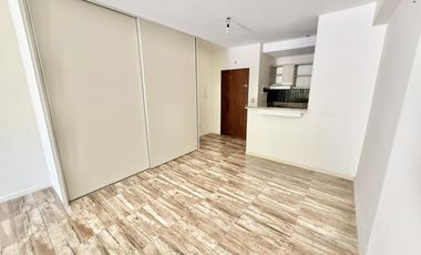 Monoambiente con terraza y cochera en alquiler en Saavedra