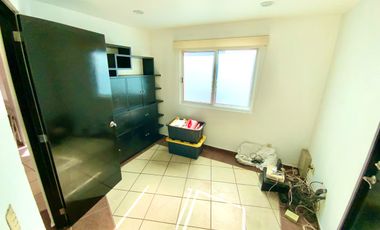 OPORTUNIDAD CASA en ESQUINA