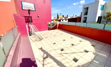 OPORTUNIDAD CASA en ESQUINA