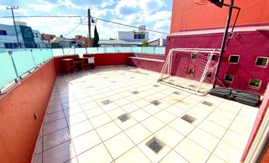 OPORTUNIDAD CASA en ESQUINA