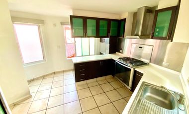 OPORTUNIDAD CASA en ESQUINA