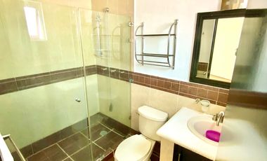 OPORTUNIDAD CASA en ESQUINA