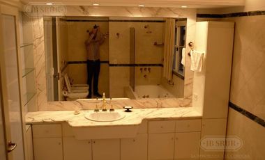 Piso completo de categoria en Nueva Córdoba .