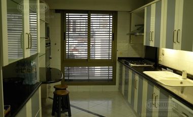 Piso completo de categoria en Nueva Córdoba .