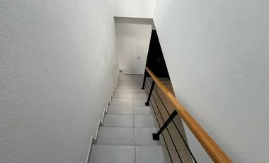 Casa en RENTA AMUEBLADA Toluca, a 40 minutos de Santa Fe, ideal para pilotos y ejecutivos, cercana a Aeropuerto y a Parques Industriales.