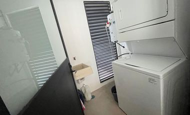 Casa en RENTA AMUEBLADA Toluca, a 40 minutos de Santa Fe, ideal para pilotos y ejecutivos, cercana a Aeropuerto y a Parques Industriales.