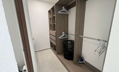 Casa en RENTA AMUEBLADA Toluca, a 40 minutos de Santa Fe, ideal para pilotos y ejecutivos, cercana a Aeropuerto y a Parques Industriales.