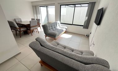 Casa en RENTA AMUEBLADA Toluca, a 40 minutos de Santa Fe, ideal para pilotos y ejecutivos, cercana a Aeropuerto y a Parques Industriales.