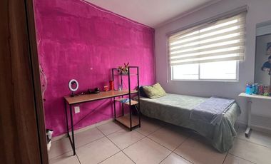 Casa en RENTA AMUEBLADA en Toluca, a 40 minutos de Santa Fe, ideal para pilotos o ejecutivos, cercana a Aeropuerto y a Parques Industriales.