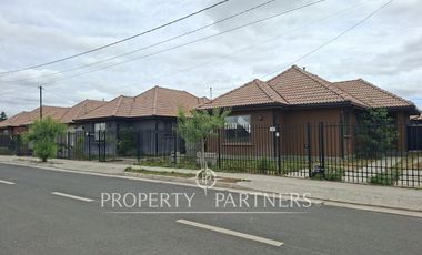 Linda casa en Parque San Valentín
