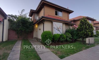 Exclusiva casa en condominio