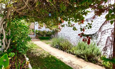 Venta espectacular casa en Jardines del Sur