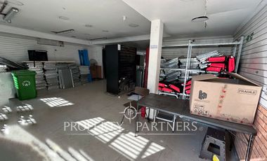 Espectacular local en Av. Padre Hurtado Norte, Vitacura.