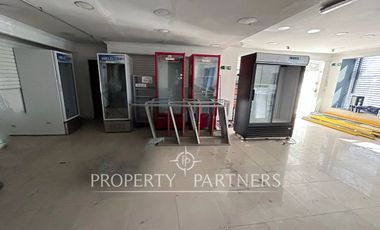 Espectacular local en Av. Padre Hurtado Norte, Vitacura.