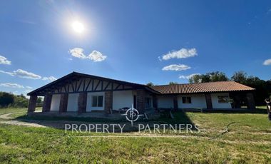 Campo de ensueño con casa nueva