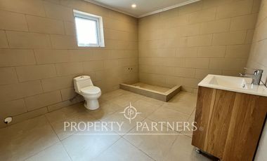 Campo de ensueño con casa nueva