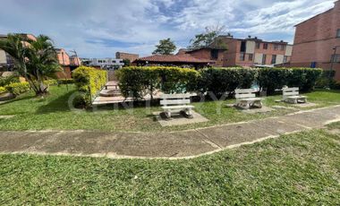 ALQUILER CASA CIUDAD DOS MIL