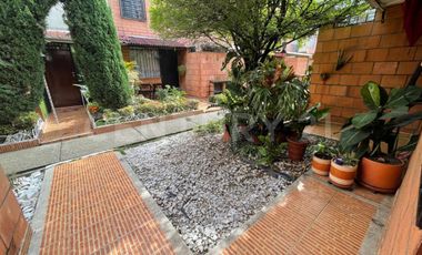 ALQUILER CASA CIUDAD DOS MIL