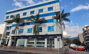 Se arrienda oficina en Santa Barbara