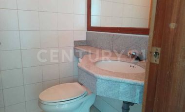 Se arrienda oficina en Santa Barbara