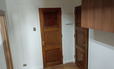 Oficina en Arriendo en Ahumada con Plaza de Armas