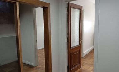 Oficina en Arriendo en Ahumada con Plaza de Armas